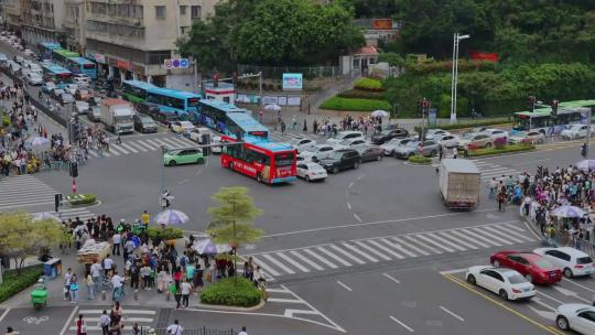 繁华街道路口斑马线人群过马路合集