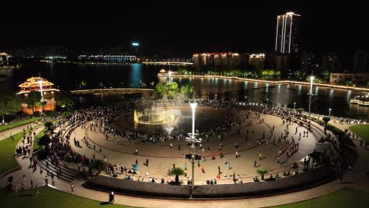 航拍鄂州夜景凤凰广场铜镜广场音乐喷泉