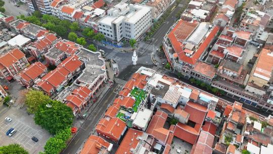 航拍福建泉州西街钟楼风光