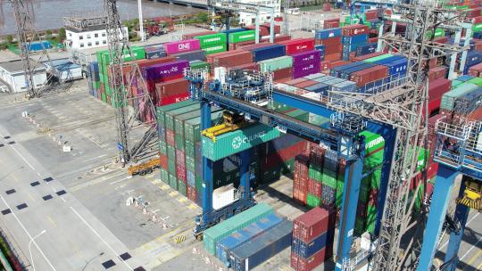 北仑港口码头吊车集装箱海港贸易视频素材模板下载