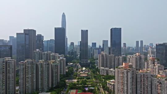 深圳建行大厦全景航拍前进