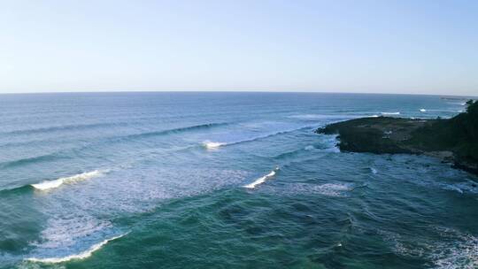 澳大利亚新南威尔士州海滩的海浪