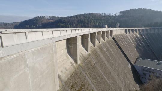 水坝Vir作为饮用水和水力发电厂的水库，捷克共和国
