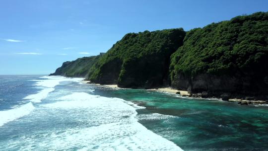 巴厘岛透明的海面航拍