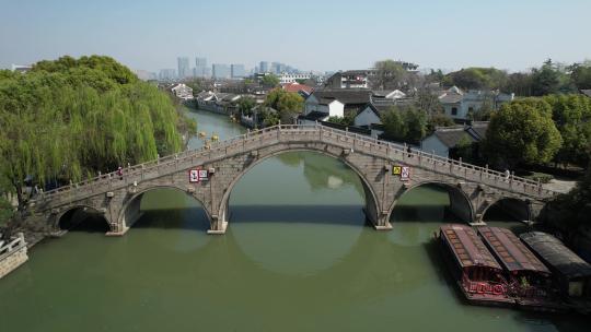 苏州市七里山塘古建筑水乡河流风光