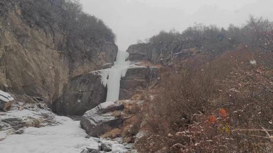 四川阿坝四姑娘山双桥沟景区风雪风光