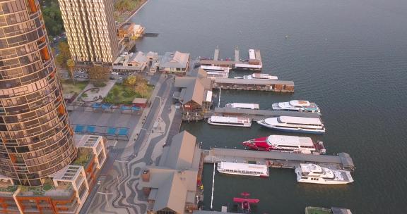 慢速无人机拍摄珀斯CBD伊丽莎白码头高清在线视频素材下载