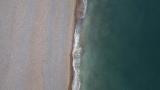 海岸线海浪冲刷海滩沙滩高清在线视频素材下载