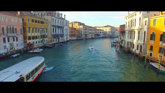 无人机航拍记录欧洲小镇河流建筑