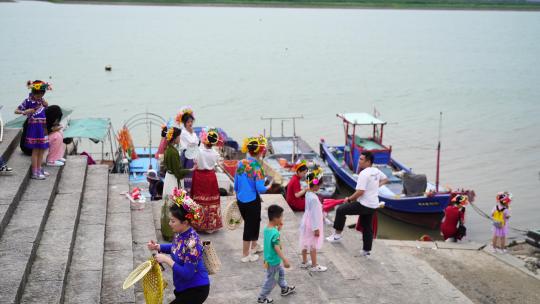 泉州浔埔村码头游客拍照浔埔旅游景点