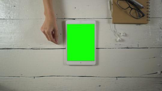 用绿屏平板电脑滑屏翻页视频素材模板下载