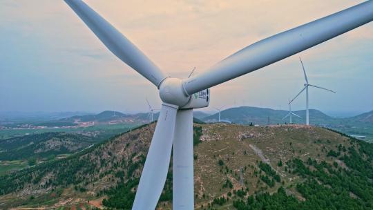 航拍风力发电能源风电车