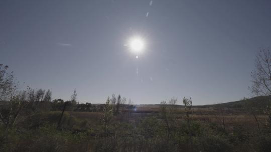 夏天行驶的车窗外高铁窗外火车窗外风景