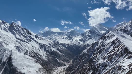 西藏日喀则市吉隆县夏村纯净雪山航拍空境