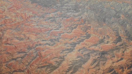 飞机窗外大西北甘肃兰州永登丹霞地貌景观