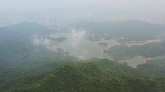 珠海雨后云雾飘动