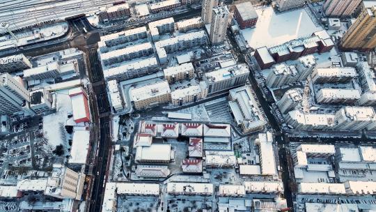 东北城市沈阳冬季雪景航拍俯视建筑屋顶白雪