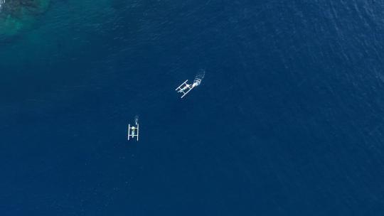 印度洋海面平静的渔船视频素材模板下载