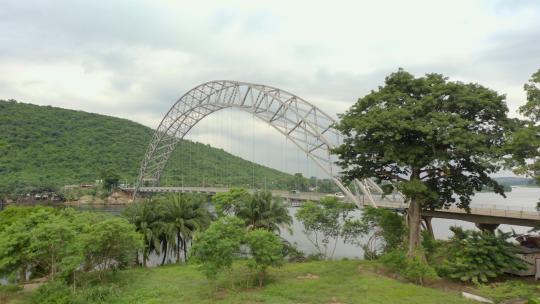 非洲加纳的阿多米大桥过境点