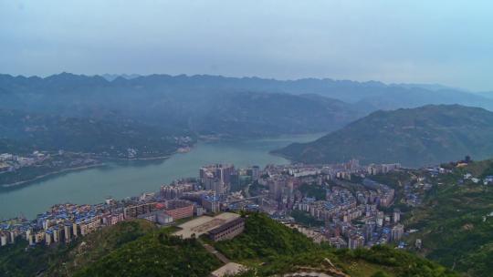 长江三峡沿岸城市风光