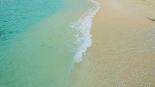 清澈的海水 海浪沙滩海滩视频素材模板下载