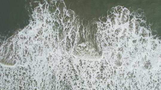 俯瞰东山岛沙滩海岸线海浪自然风光