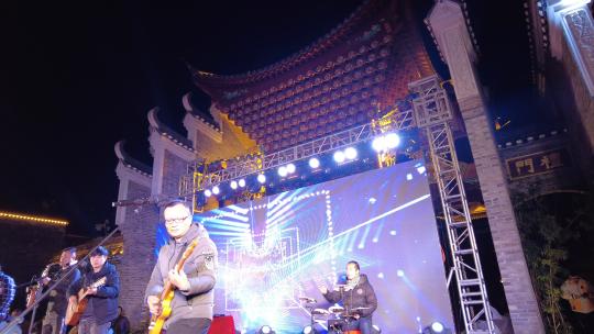 郴州长卷跨年夜歌手舞台表演实拍视频