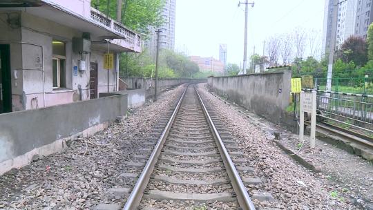 1229 城际铁路 铁路穿过城市 道口视频素材模板下载