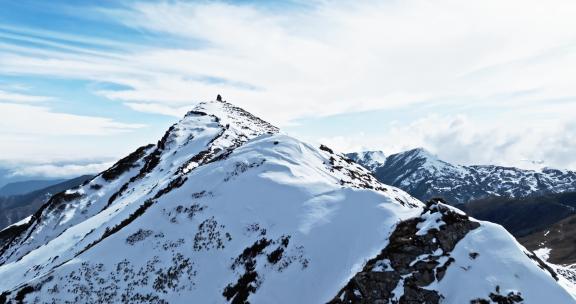 美丽自然风光川西雪山夹金山航拍风景