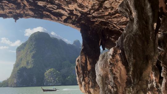 泰国攀牙湾岩洞