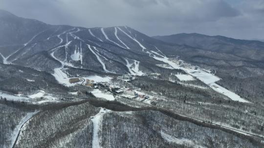 黑龙江亚布力滑雪场冬季航拍风光视频素材模板下载