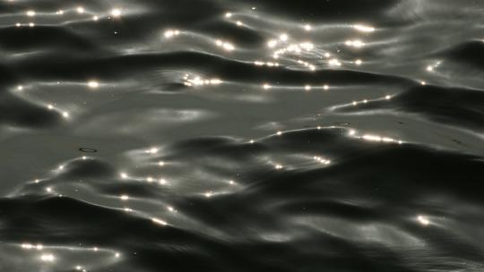 湖面海面波光粼粼浪花实拍