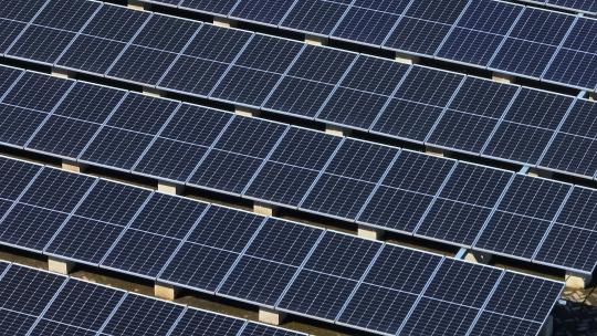 新能源光伏太阳能发电站航拍
