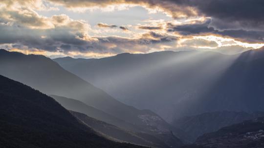 8k 延时日落耶稣光光影