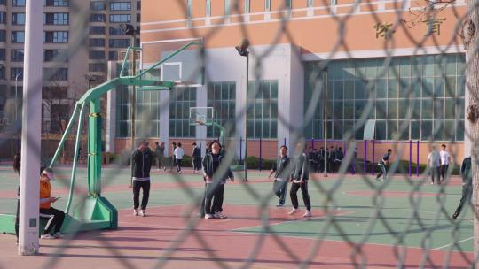 校园生活-校园操场-学校篮球场视频素材模板下载