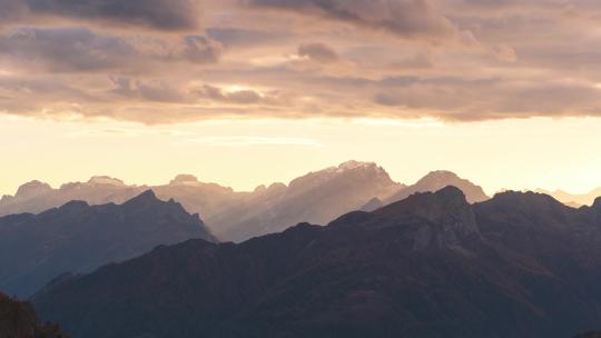 群山夕阳云海光影变幻唯美延时