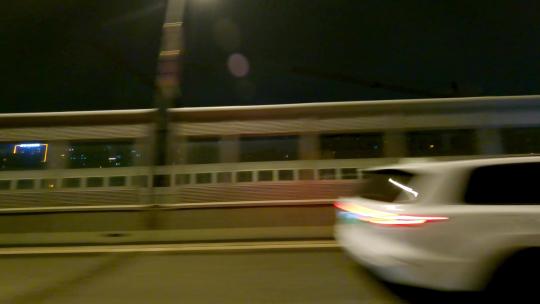 夜晚杭州市留石高架桥车左行车空镜