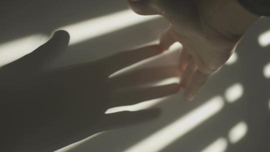 空房间窗户光影时间流逝