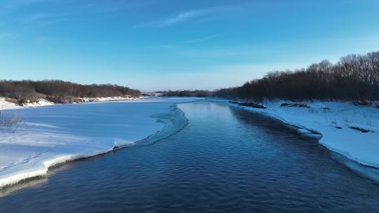 春天开河蓝色的不冻河