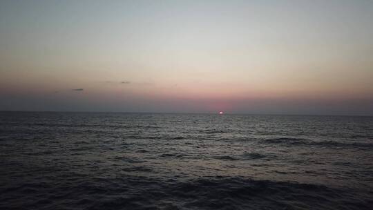 夕阳下的海面