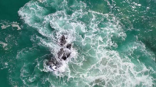 航拍海浪浪花海岸海水海洋泡沫