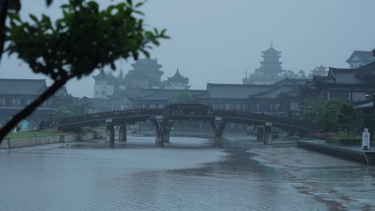 雨天的传统古建筑江南古风年年红红木小镇