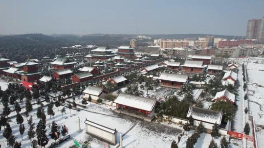 航拍雪景中的伊川二程文化园高清在线视频素材下载