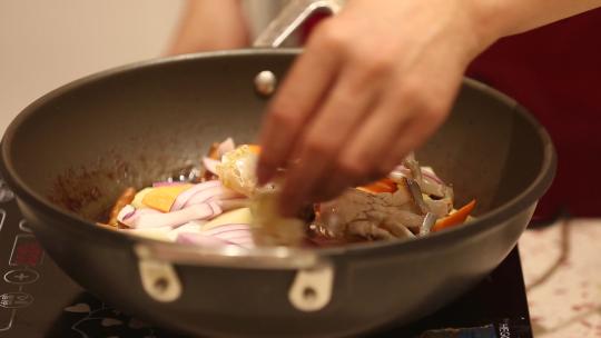 年糕蟹肉蟹煲韩式海鲜年糕锅制作