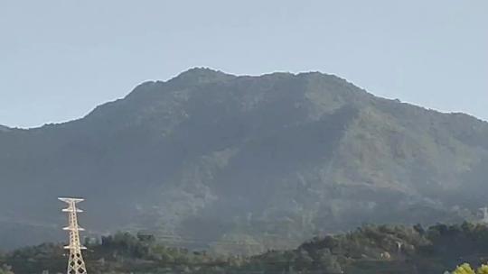 阴天下的远山自然风景视频素材模板下载