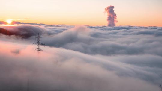 清晨山顶拍摄云海流雾延时拍摄