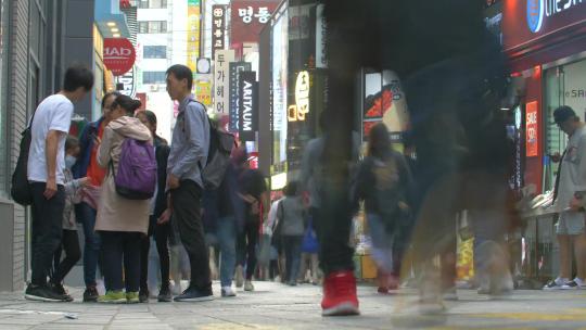 首尔的购物者时光流逝