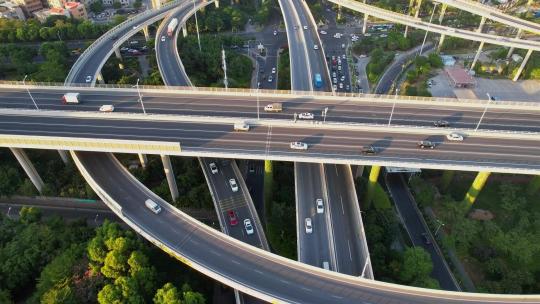 城市交通道路车水马龙