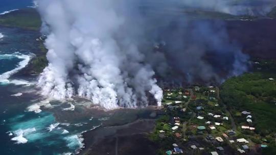 夏威夷基拉韦厄火山浓烟滚滚视频
