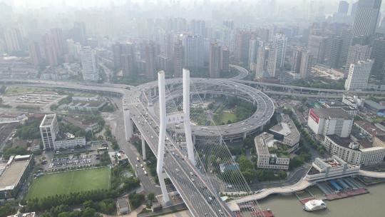 上海南浦大桥车流黄浦江全景特写4K航拍视频素材模板下载